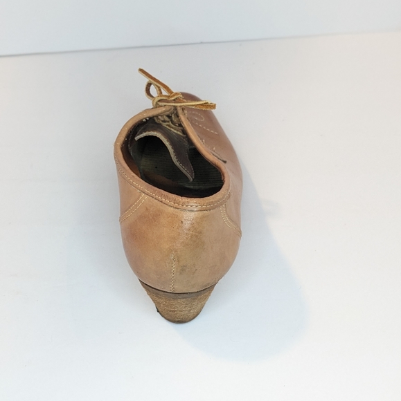 Vintage leather shoes - Picture 10 of 16